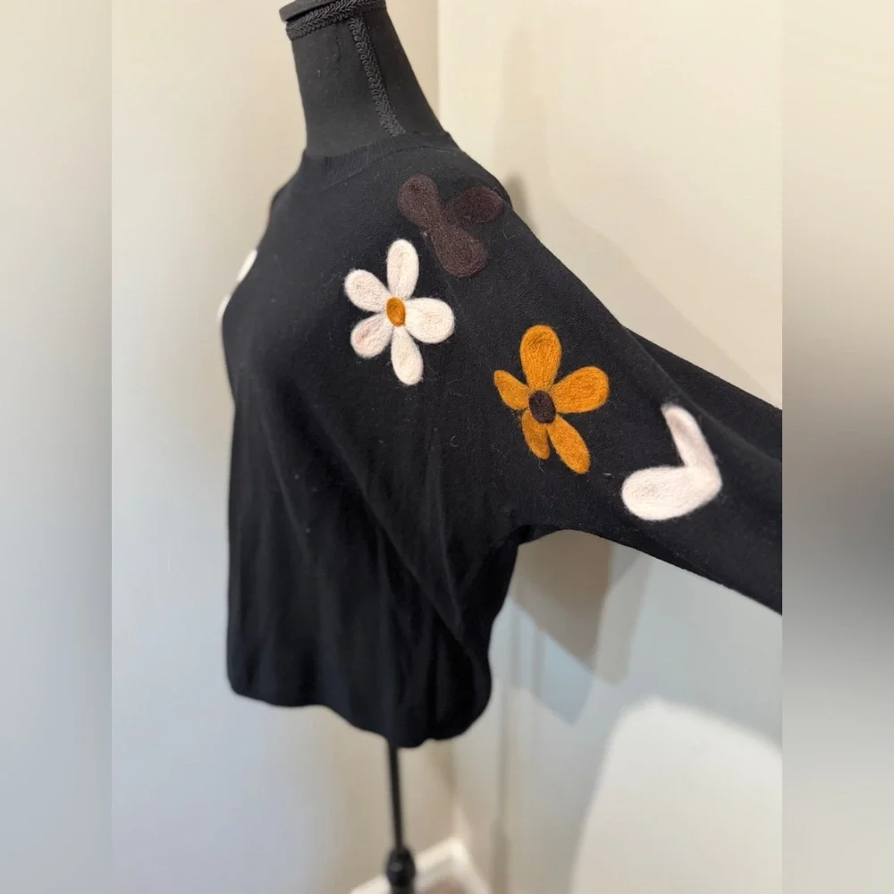 Aaeda Floral Black Sweater Small Cottagecore vibes| soft Grunge | Indie‎ Style